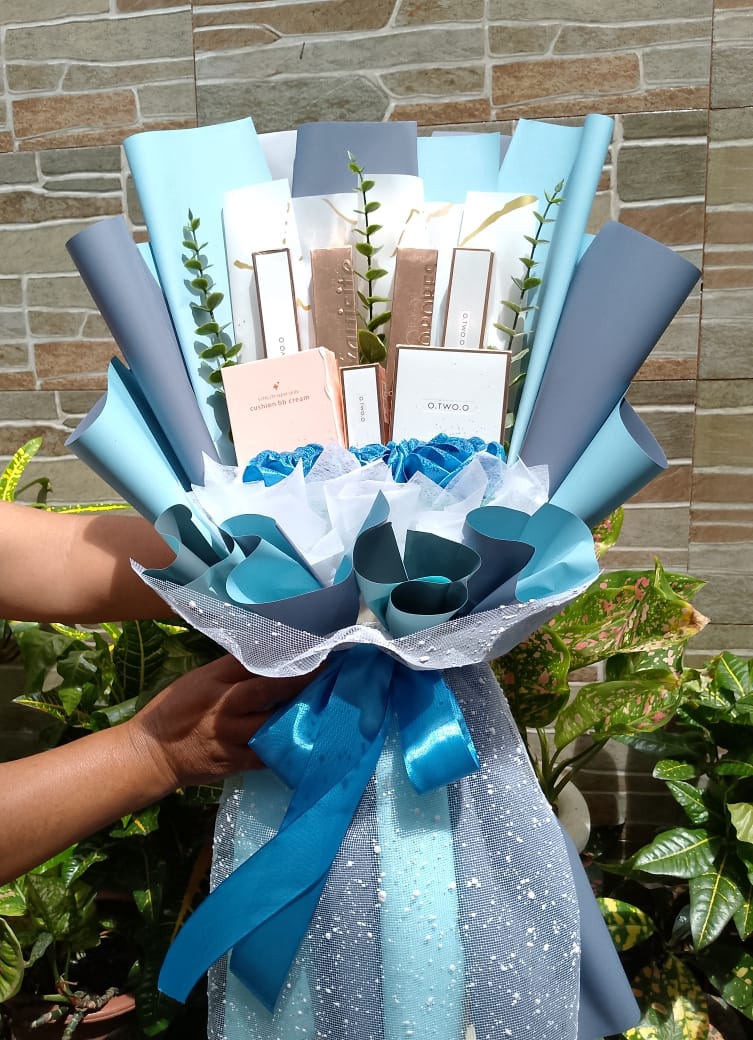 Make Up Bouquet